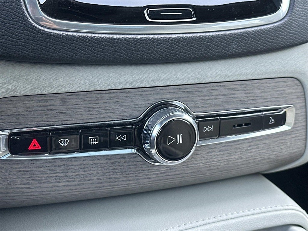 2023 Volvo XC90 B6 Plus 7-Seater