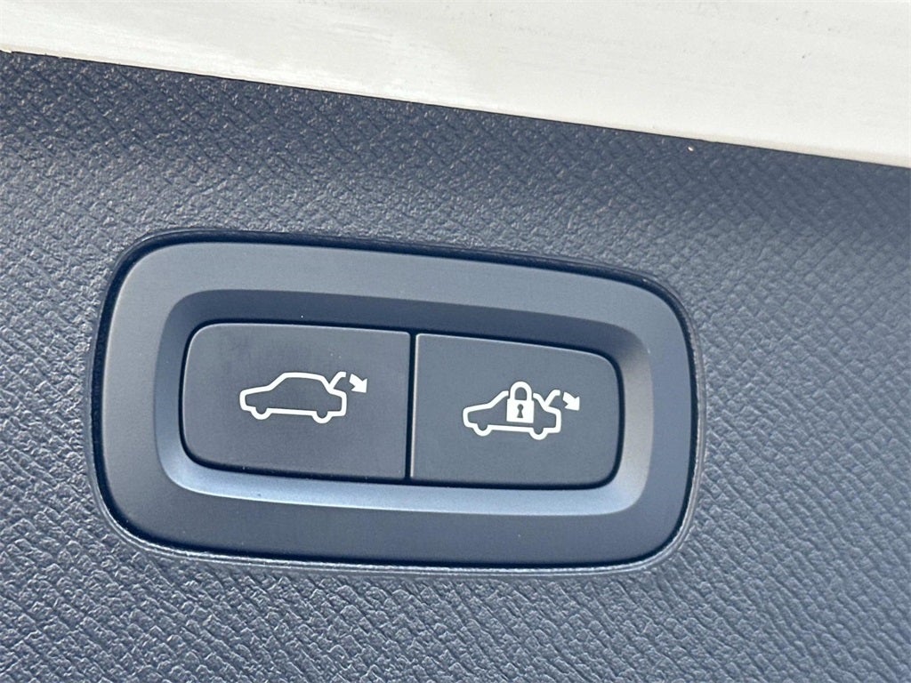 2023 Volvo XC90 B6 Plus 7-Seater