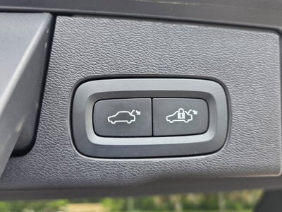 2022 Volvo XC60 B6 Inscription