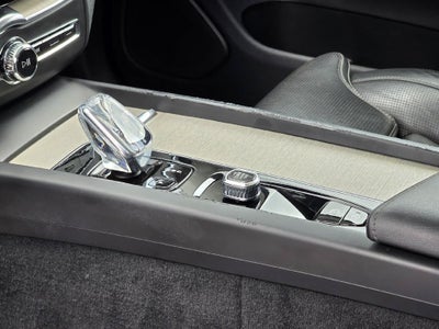 2022 Volvo XC60 B6 Inscription