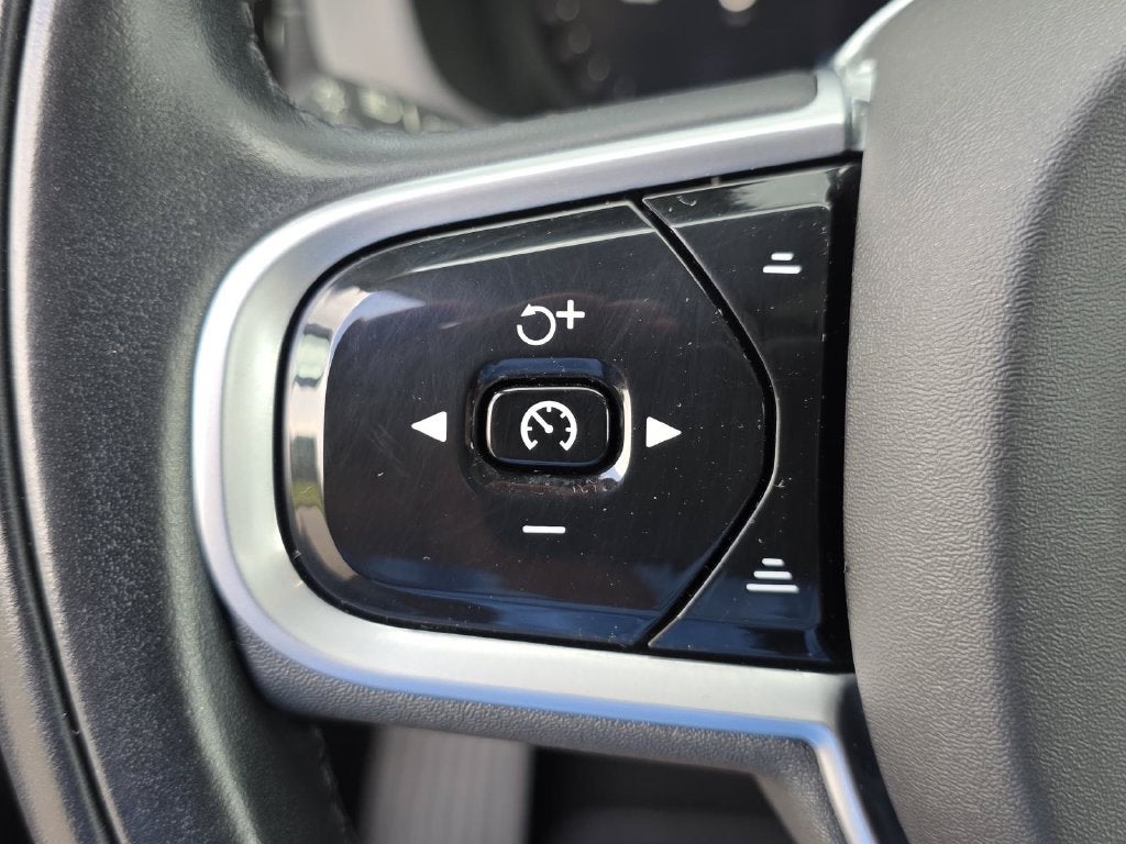 2022 Volvo XC60 B6 Inscription