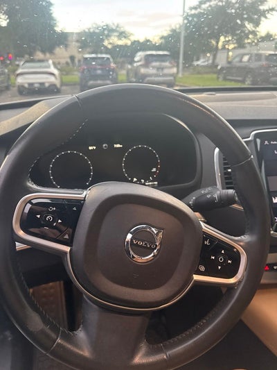 2018 Volvo XC90 T6 Momentum